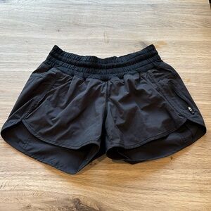 Lululemon black shorts 8